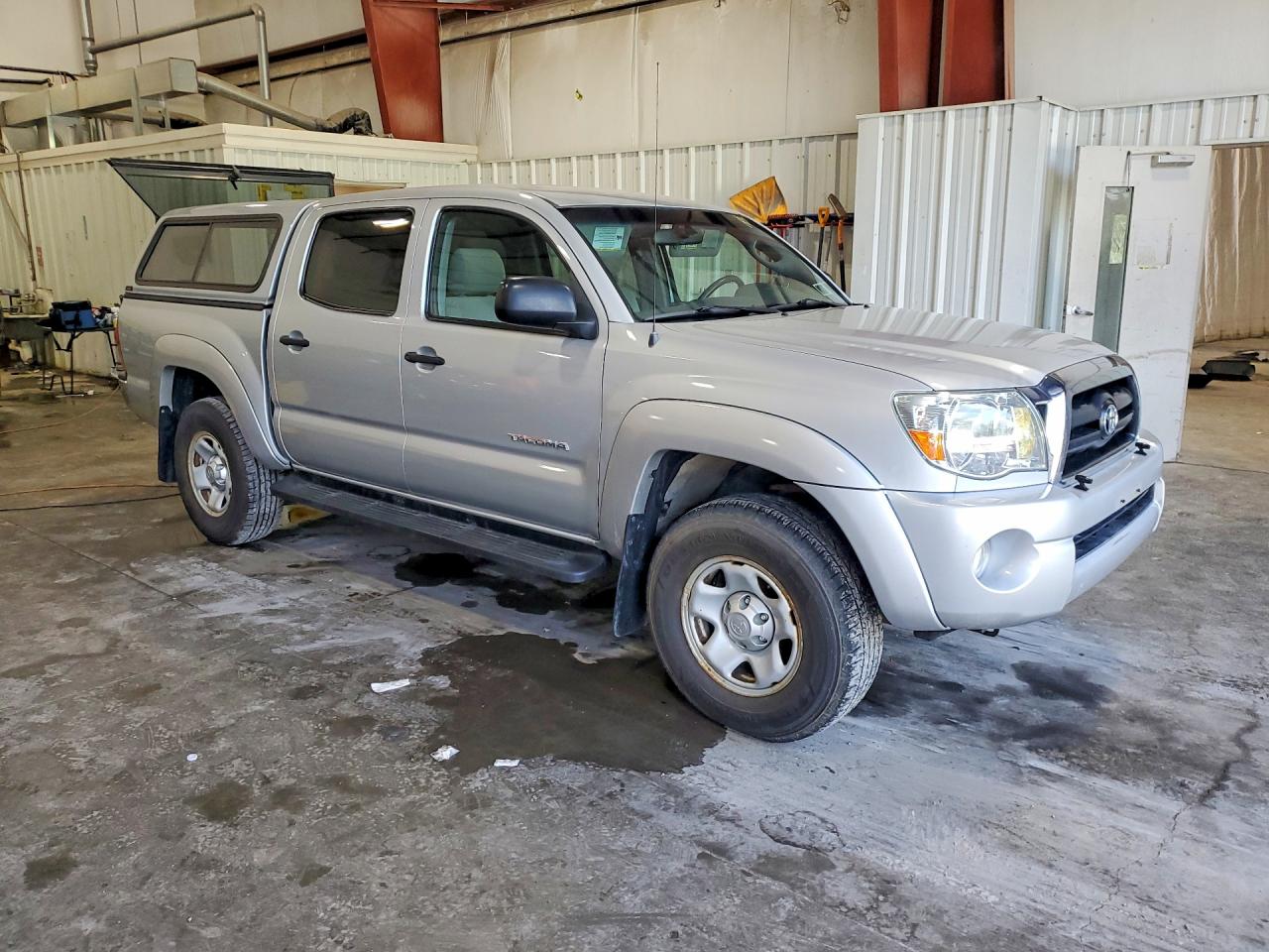 2005 Toyota Tacoma Double Cab Silver vin: 5TELU42N25Z130094