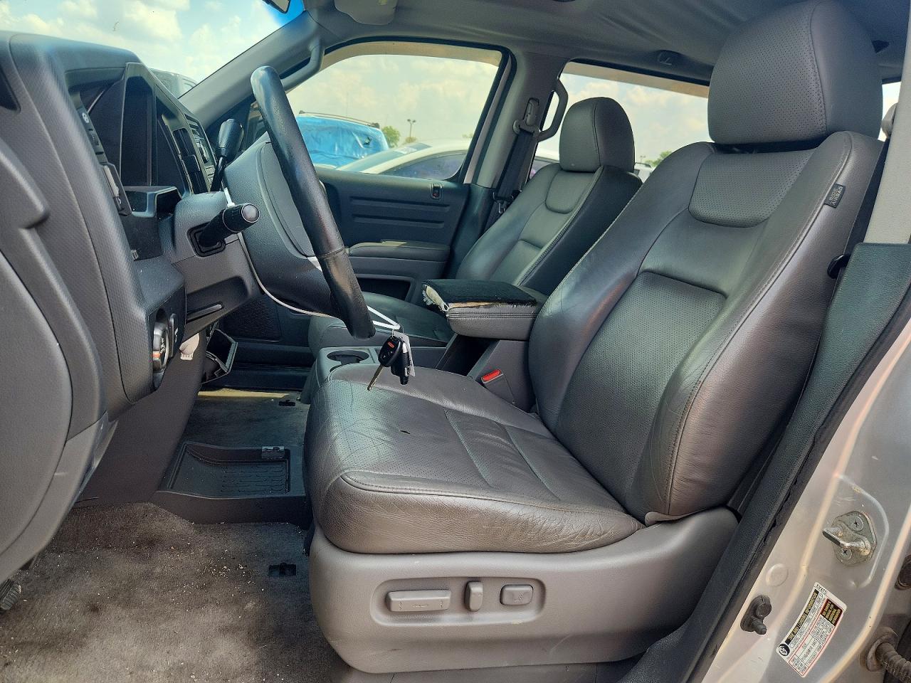 2011 Honda Ridgeline Rtl Silver vin: 5FPYK1F56BB004099