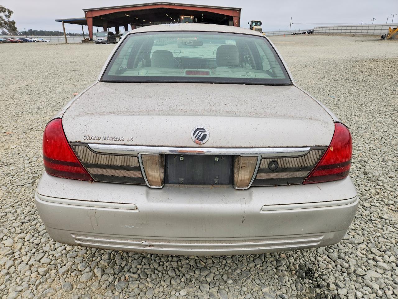 2009 Mercury Grand Marquis Ls Silver vin: 2MEHM75V09X608070