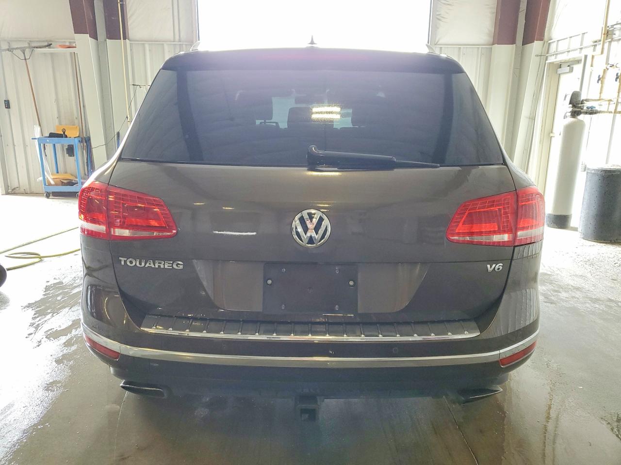 2015 Volkswagen Touareg V6 Brown vin: WVGEF9BP8FD006824