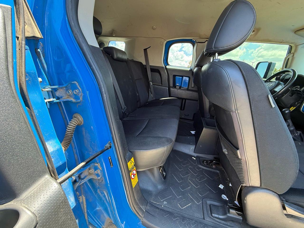 2007 Toyota Fj Cruiser Base Blue vin: JTEBU11F170076998