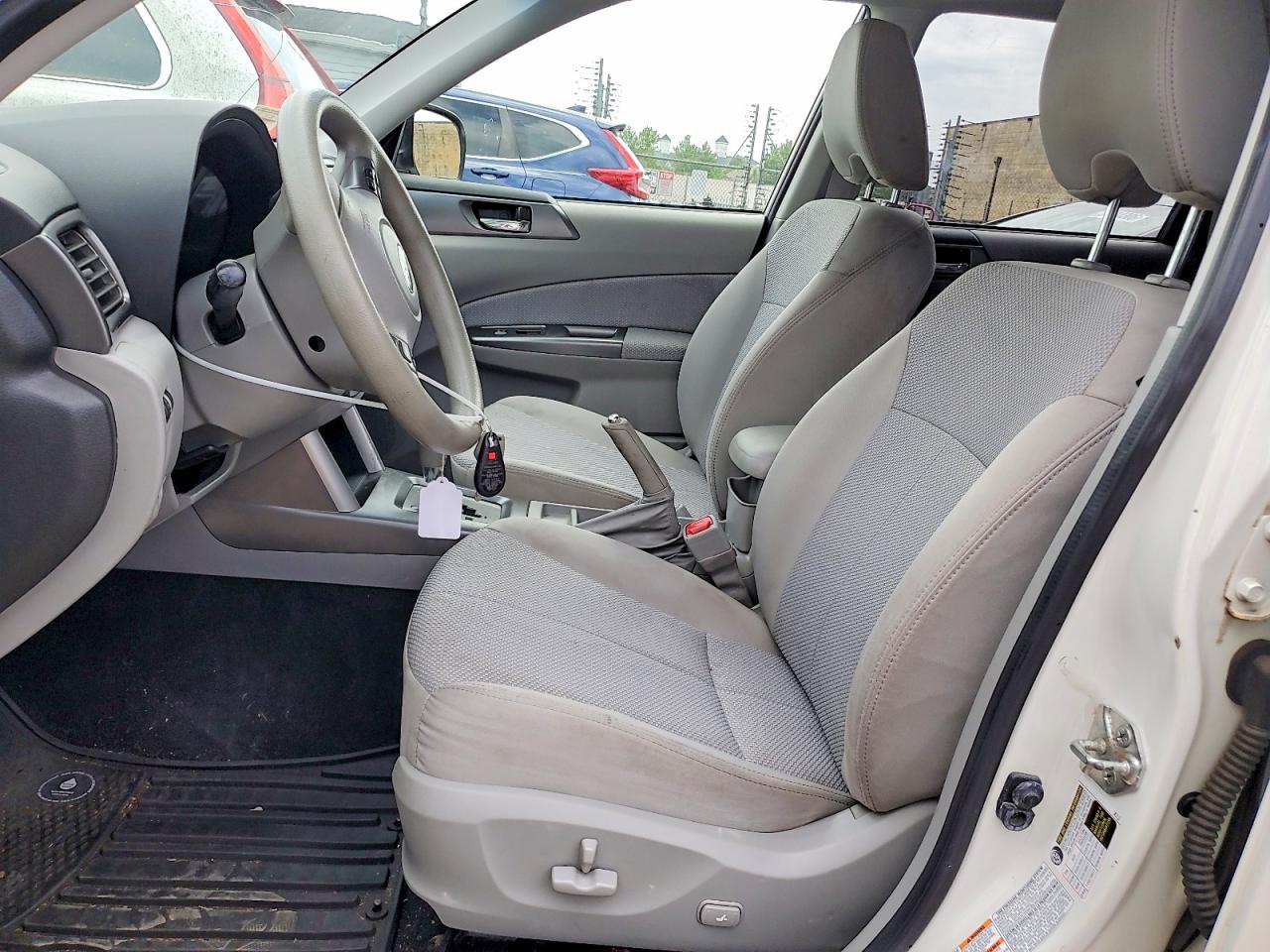 2012 Subaru Forester 2.5x Premium White vin: JF2SHADC7CH427808