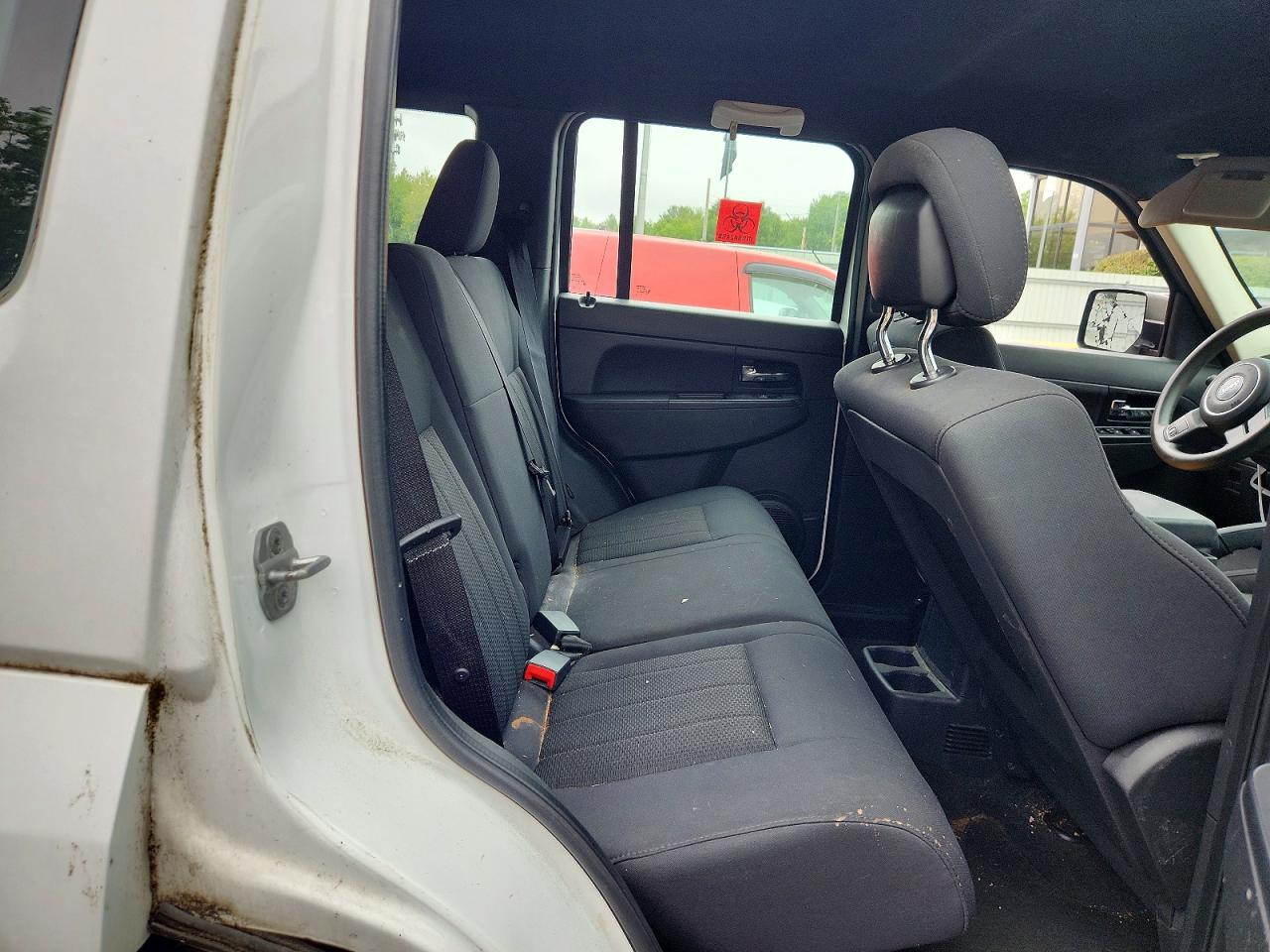 2011 Jeep Liberty Sport White vin: 1J4PN2GK6BW521334