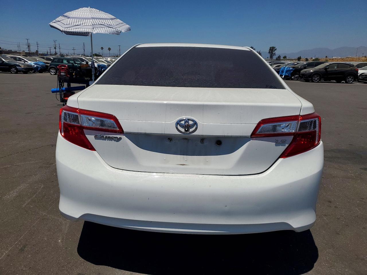 2012 Toyota Camry Le White vin: 4T1BF1FK1CU542755