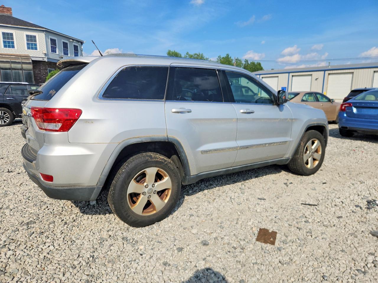 2012 Jeep Grand Cherokee Laredo Silver vin: 1C4RJFAGXCC123908