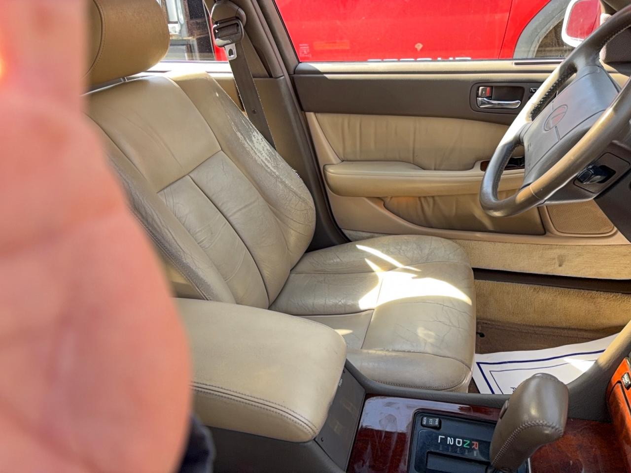 1992 Lexus Ls 400 Base Белый vin: JT8UF11E8N0141128