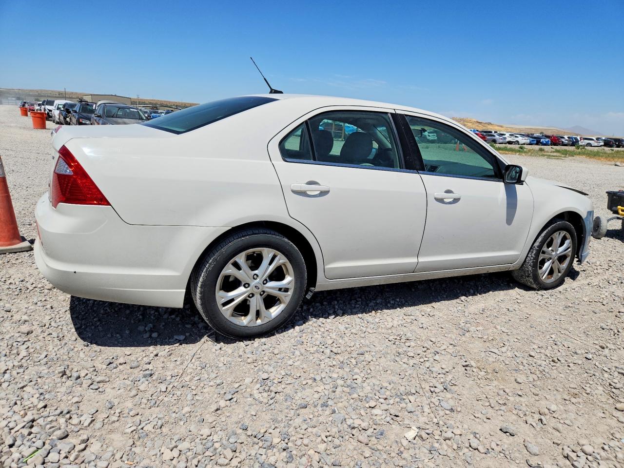 2012 Ford Fusion Se White vin: 3FAHP0HG5CR260212