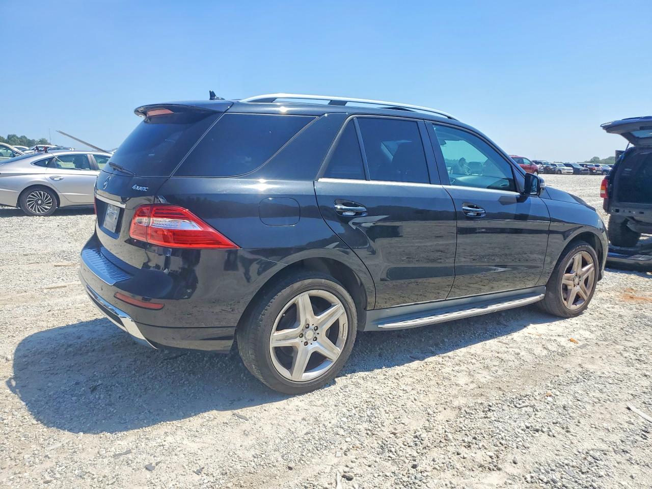 2014 Mercedes-benz Ml 550 4matic Черный vin: 4JGDA7DB6EA343959