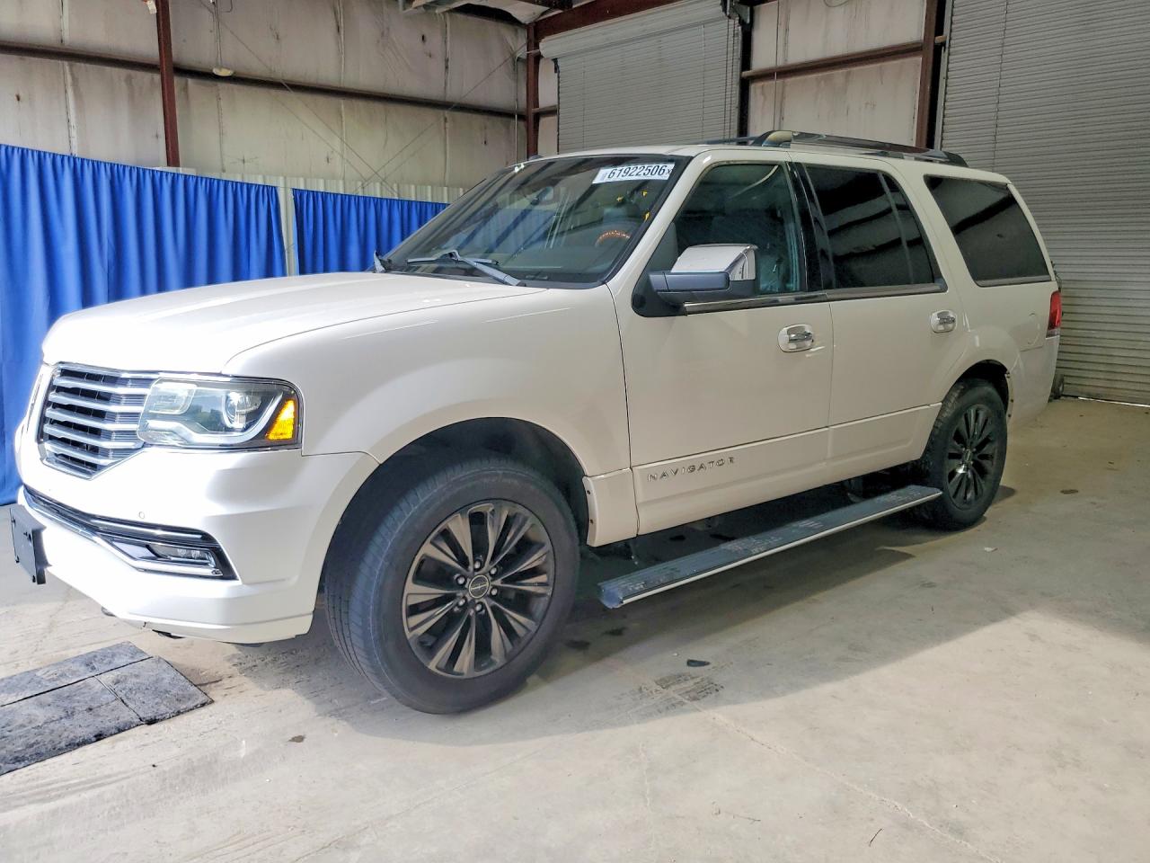 2015 Lincoln Navigator White vin: 5LMJJ2JT8FEJ01720