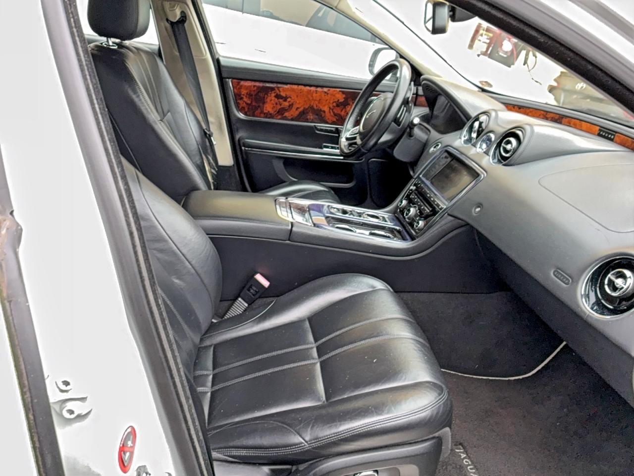 2013 Jaguar Xj Белый vin: SAJWJ1CD7D8V49599