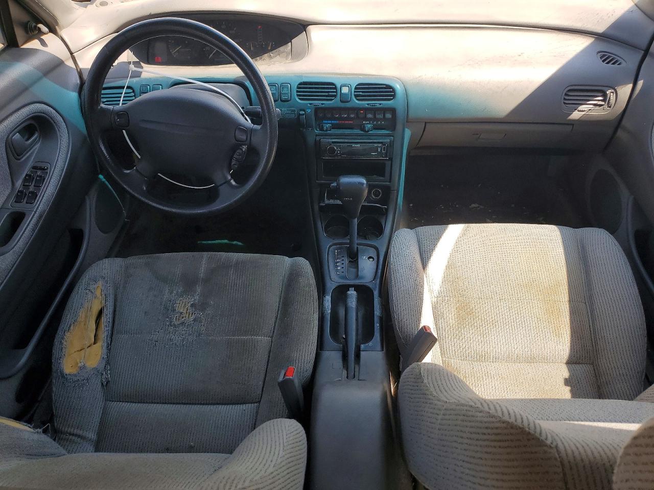 1993 Mazda 626 Dx Silver vin: 1YVGE22A8P5238140