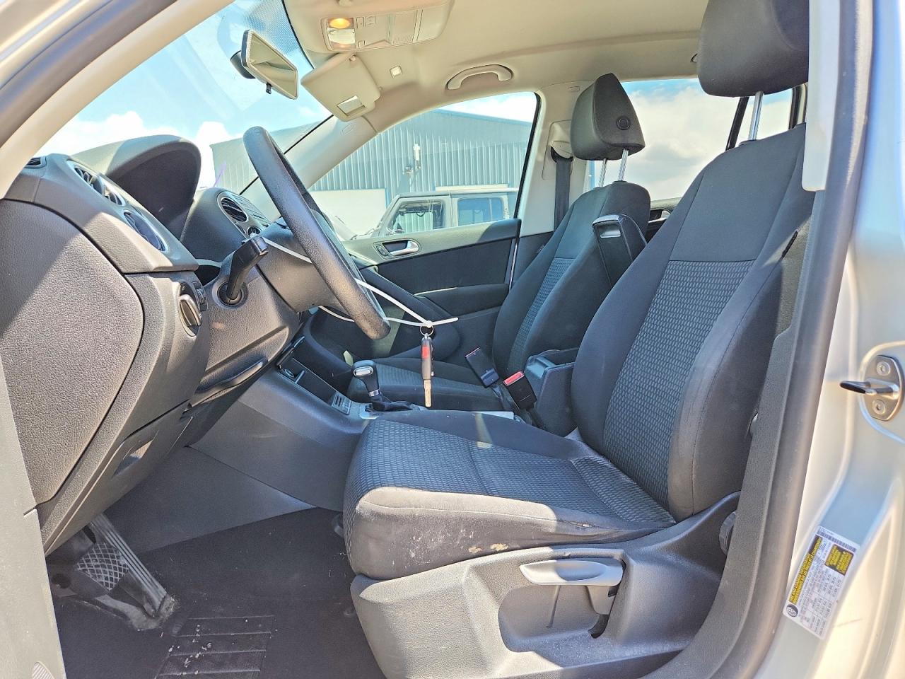 2010 Volkswagen Tiguan Se Silver vin: WVGBV7AX6AW523838