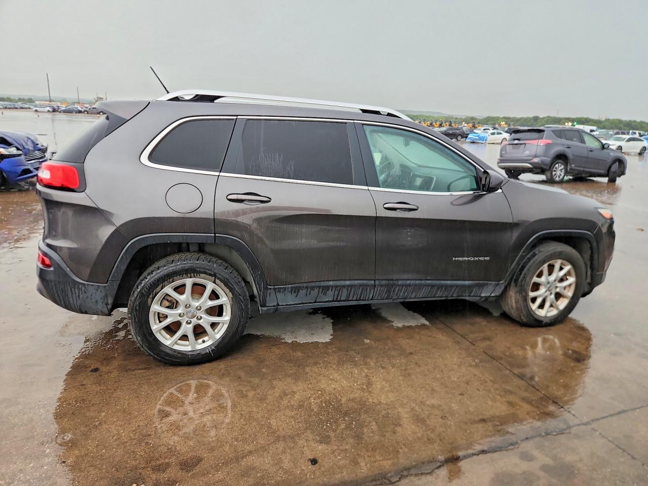 2015 Jeep Cherokee Latitude Gray vin: 1C4PJMCB9FW523832