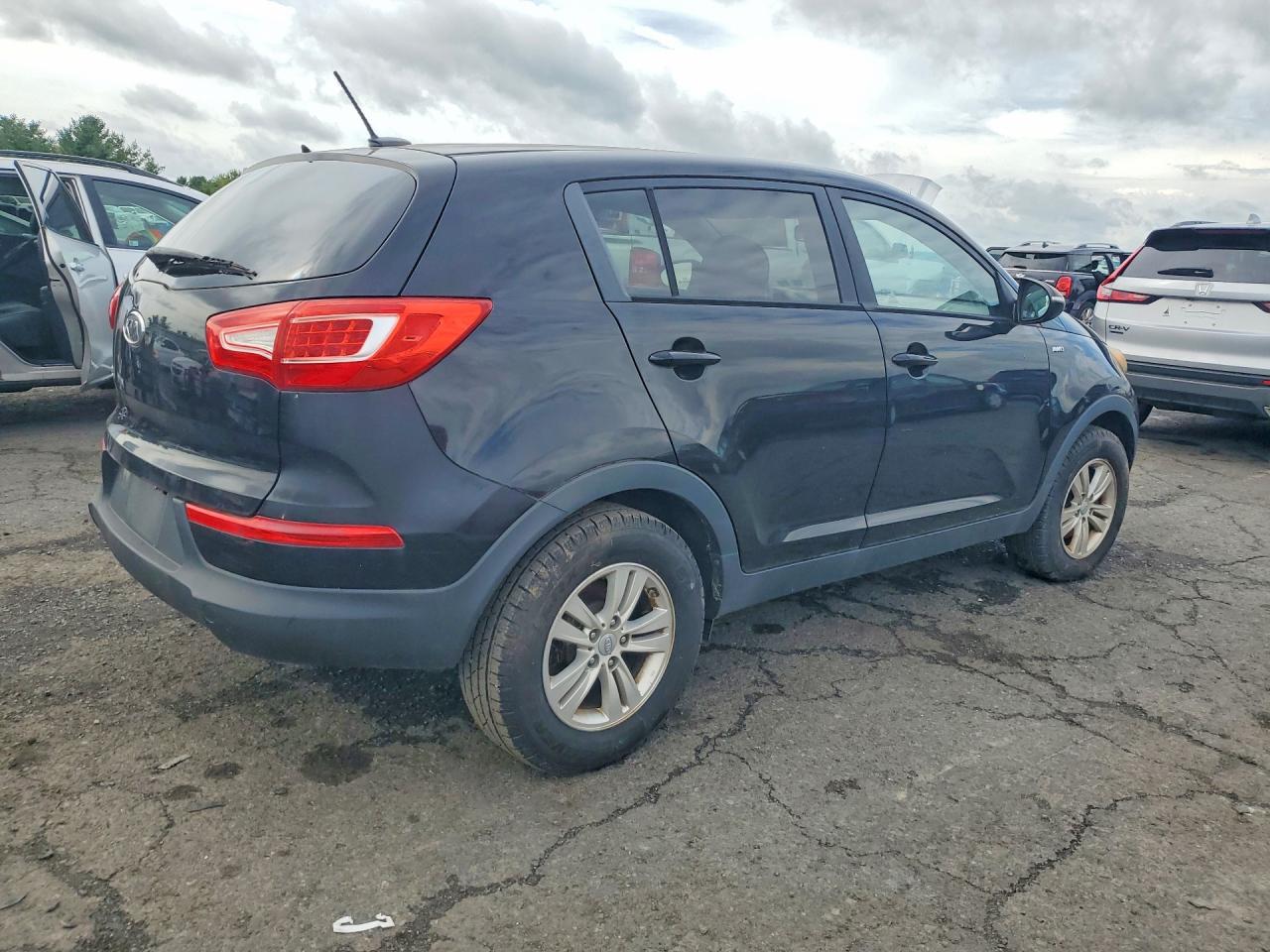 2011 Kia Sportage Lx Черный vin: KNDPBCA29B7095453