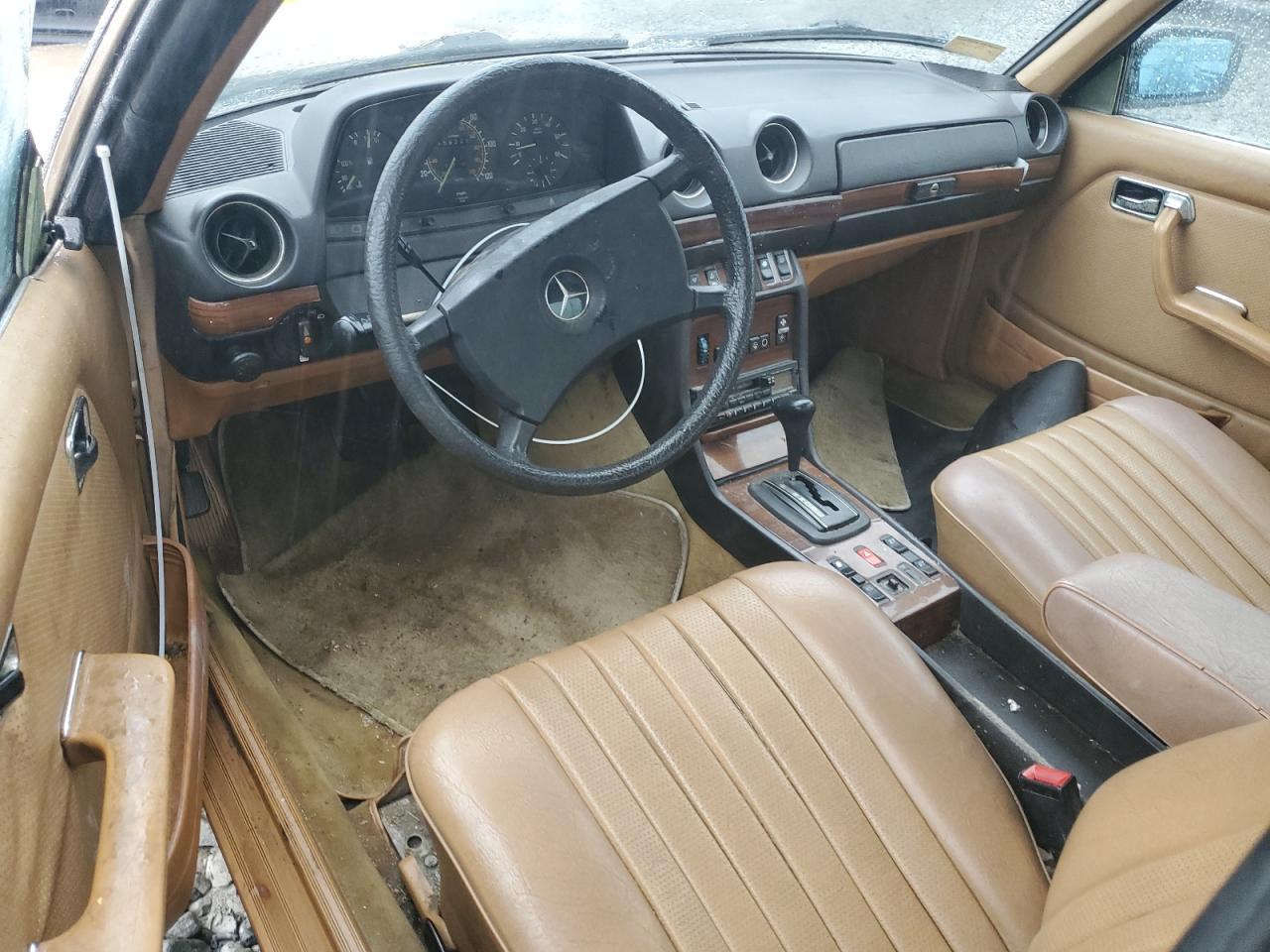 1984 Mercedes-benz 300 Cdt Золотой vin: WDBAB53A1EA138940