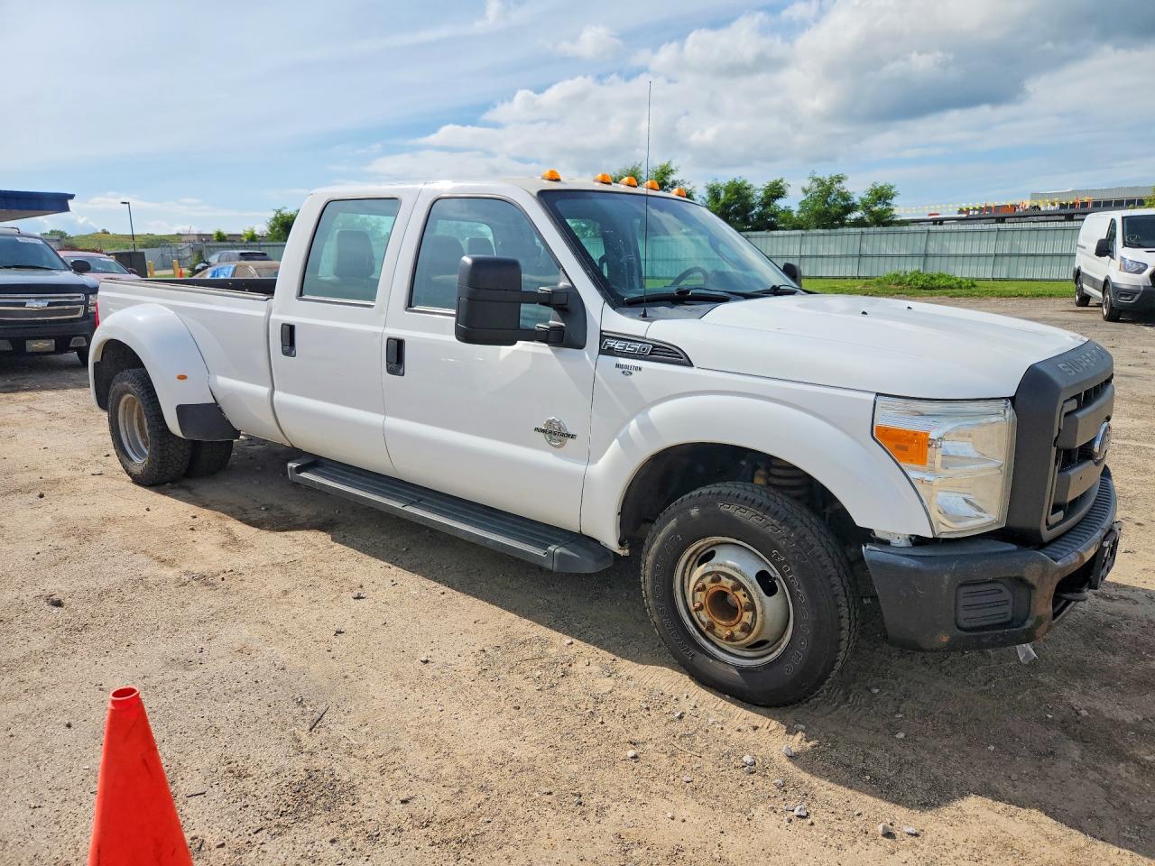 2015 Ford F350 Super Duty White vin: 1FT8W3CT0FEC37382
