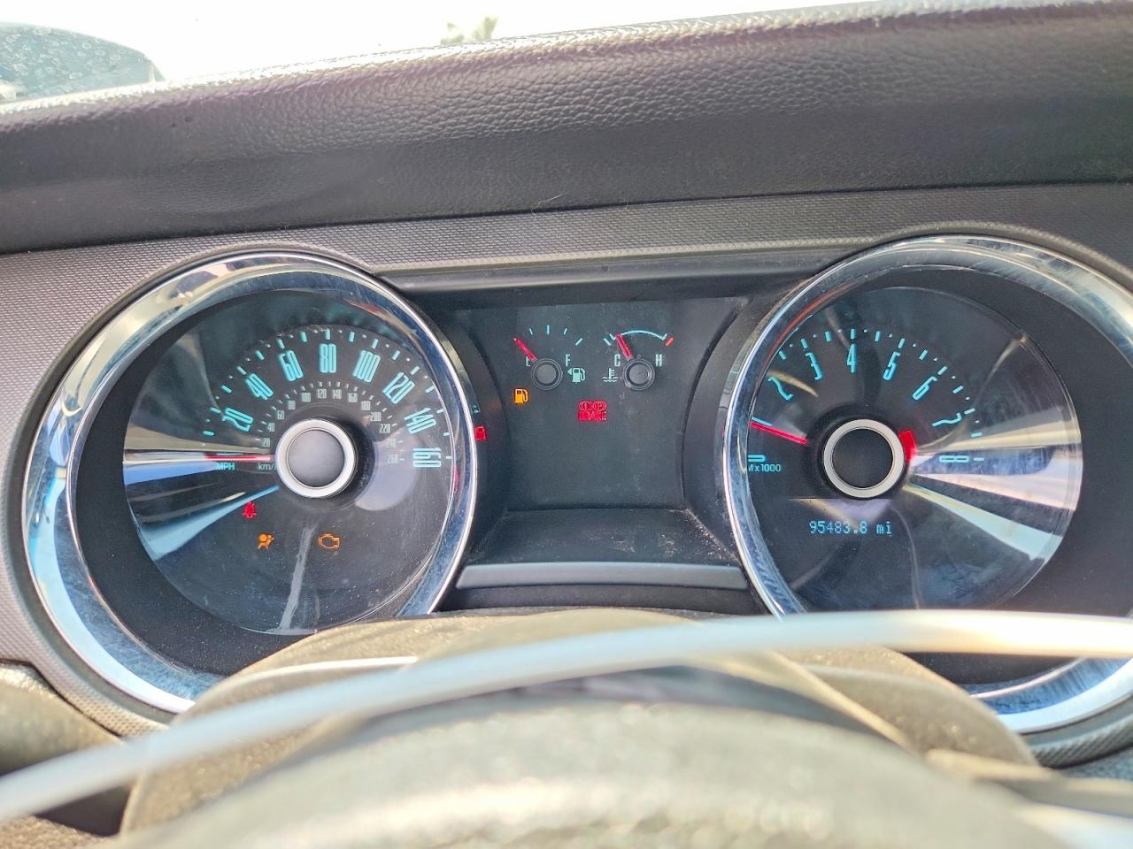 2014 Ford Mustang White vin: 1ZVBP8AM3E5207591