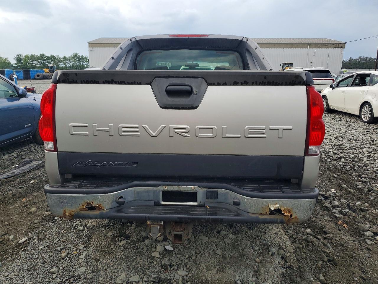 2005 Chevrolet Avalanche K1500 Silver vin: 3GNEK12Z35G215772