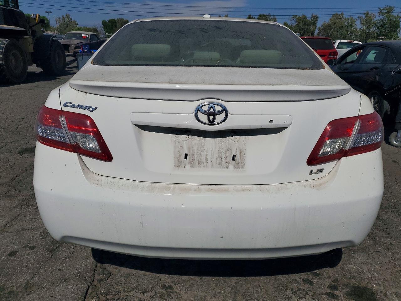 2010 Toyota Camry Le White vin: 4T4BF3EK7AR023466