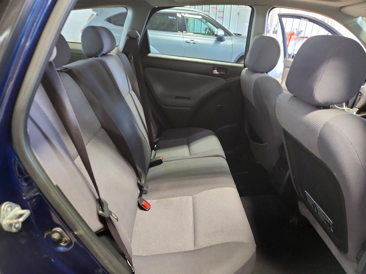 2005 Toyota Matrix Xr Blue vin: 2T1LR32E45C416336