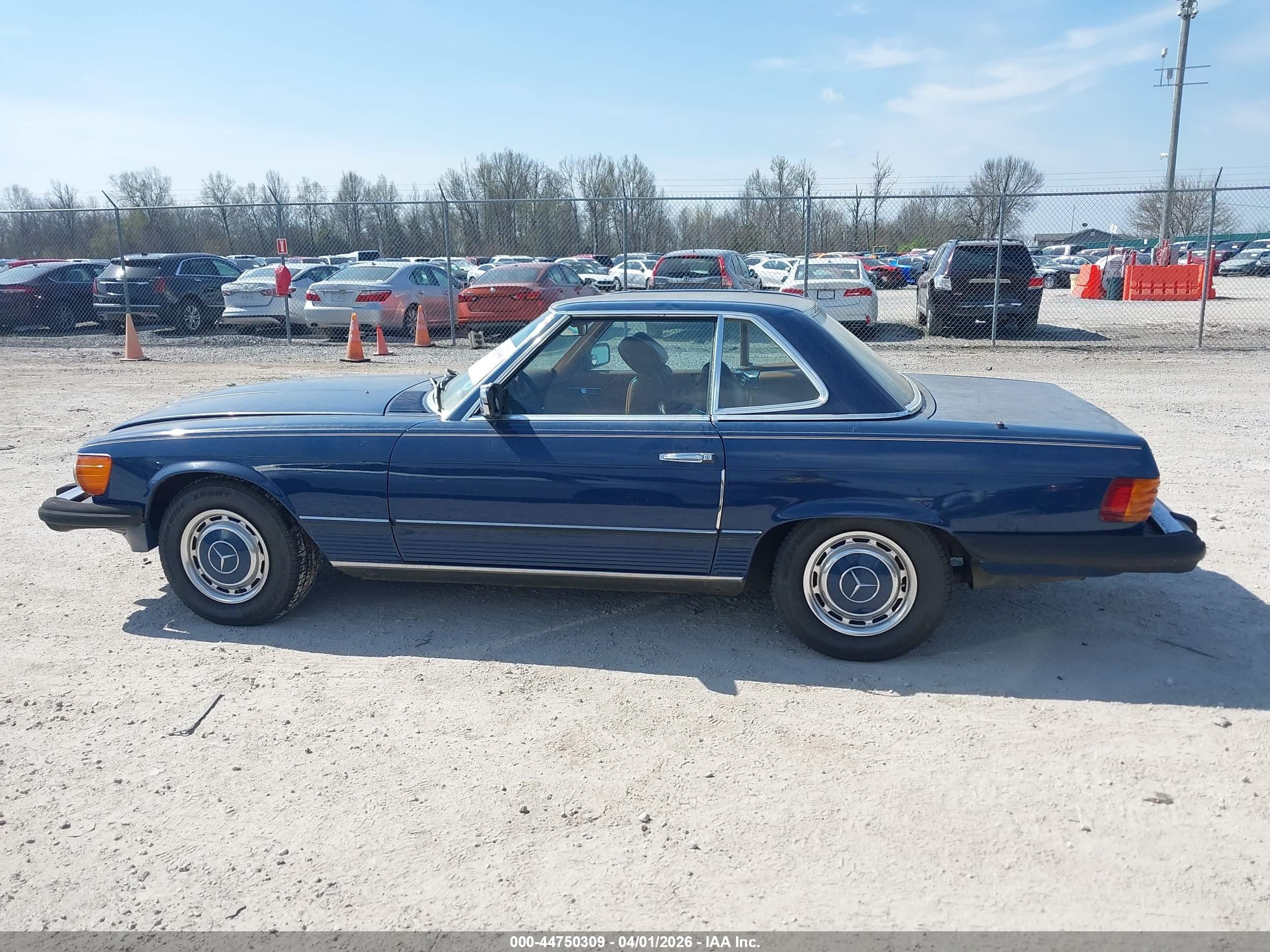 1977 Mercedes-benz 450   Blue vin: 10704412037464   