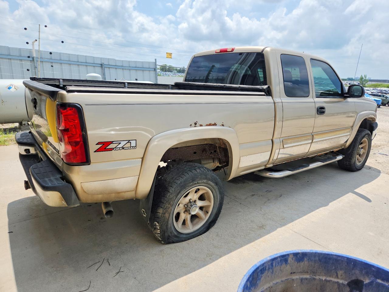 2005 Chevrolet Silverado K1500 Tan vin: 1GCEK19Z15Z279873