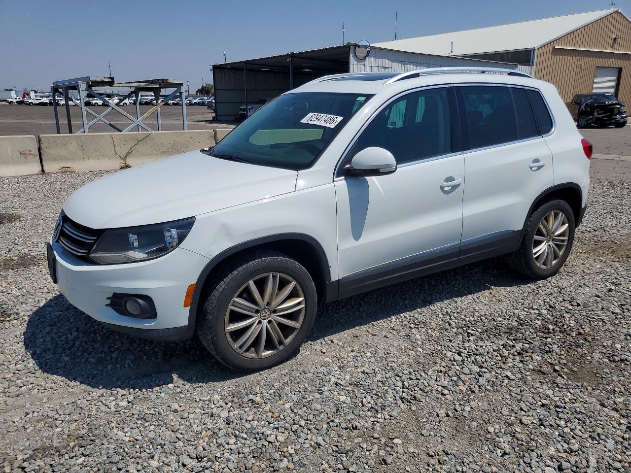 2015 Volkswagen Tiguan S Белый vin: WVGBV7AX5FW520078