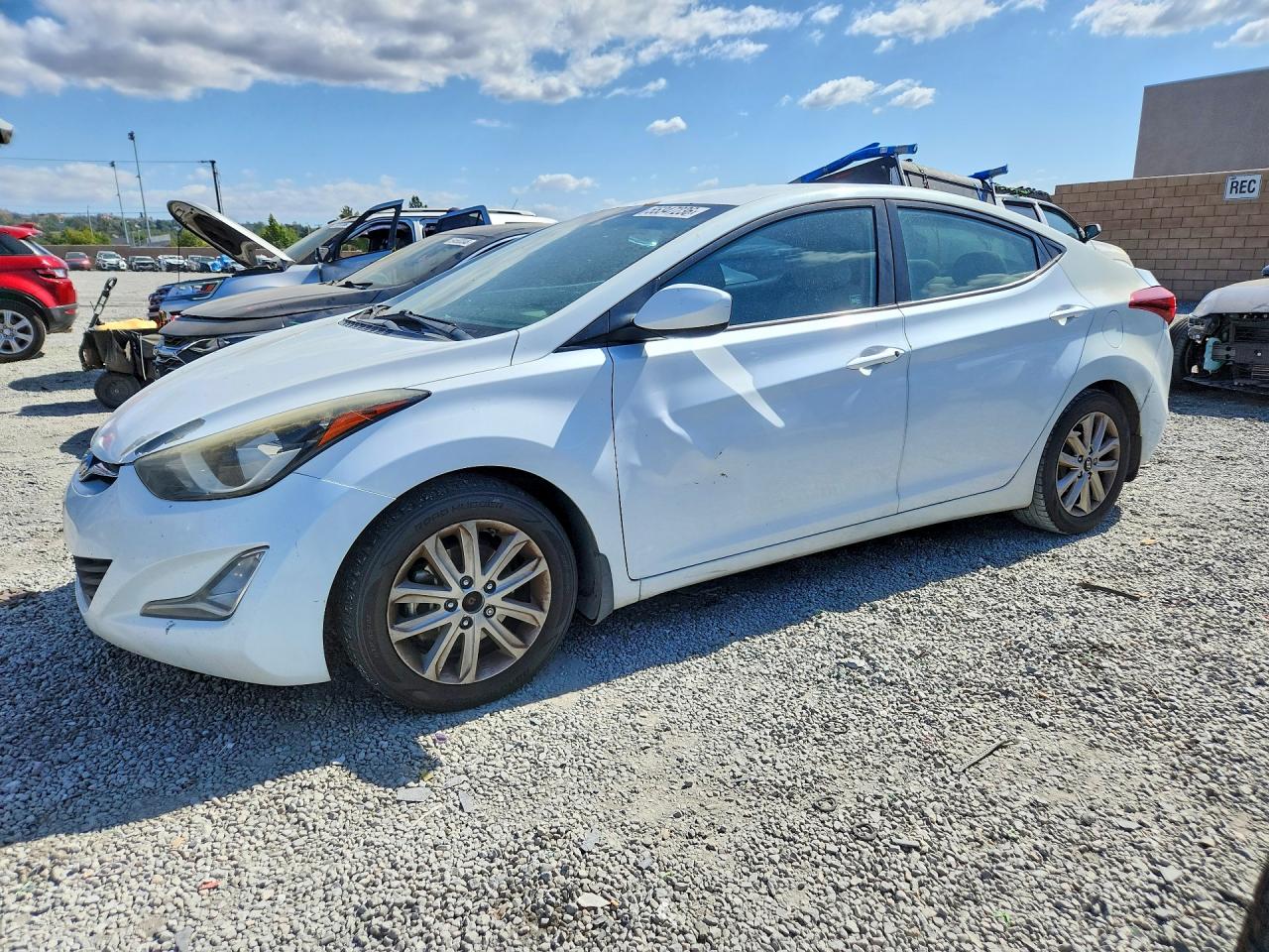 2015 Hyundai Elantra Se White vin: 5NPDH4AE7FH600750