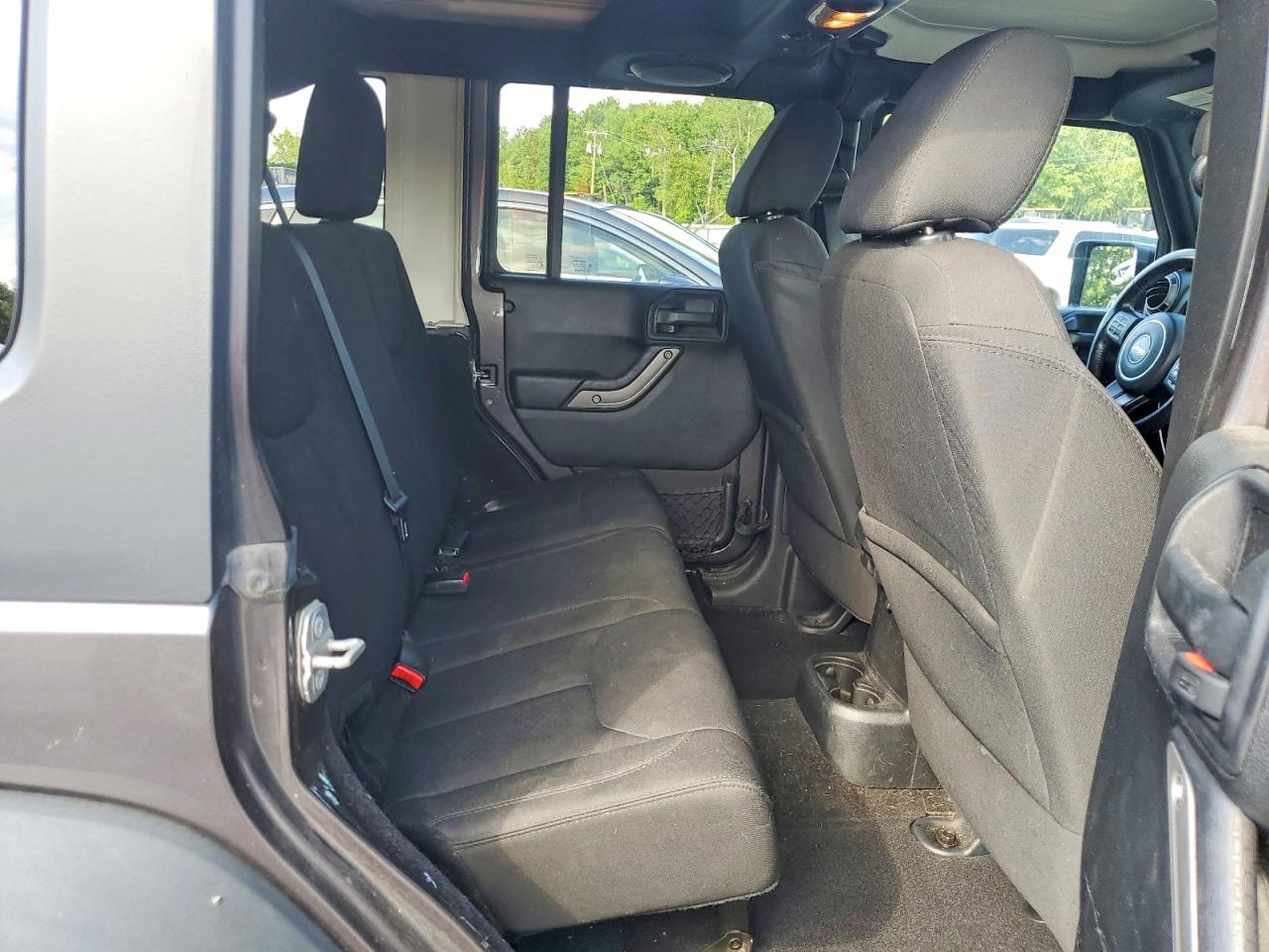 2014 Jeep Wrangler Unlimited Sport Gray vin: 1C4BJWDG2EL289436