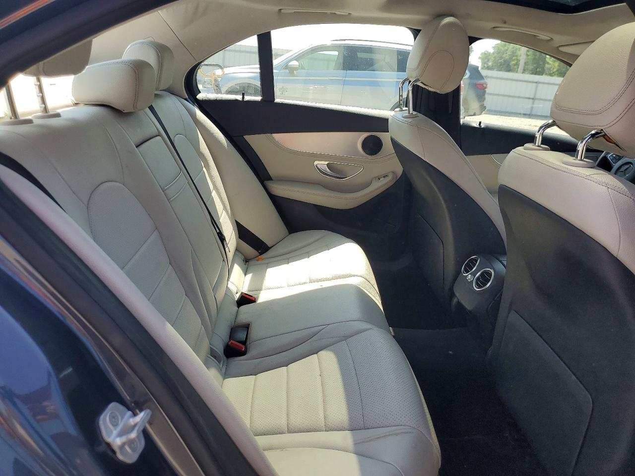 2015 Mercedes-benz C 300 Charcoal vin: 55SWF4JB3FU088535