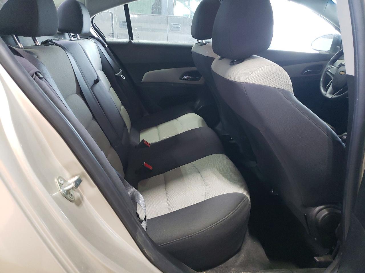 2014 Chevrolet Cruze Ls Beige vin: 1G1PA5SH4E7452102