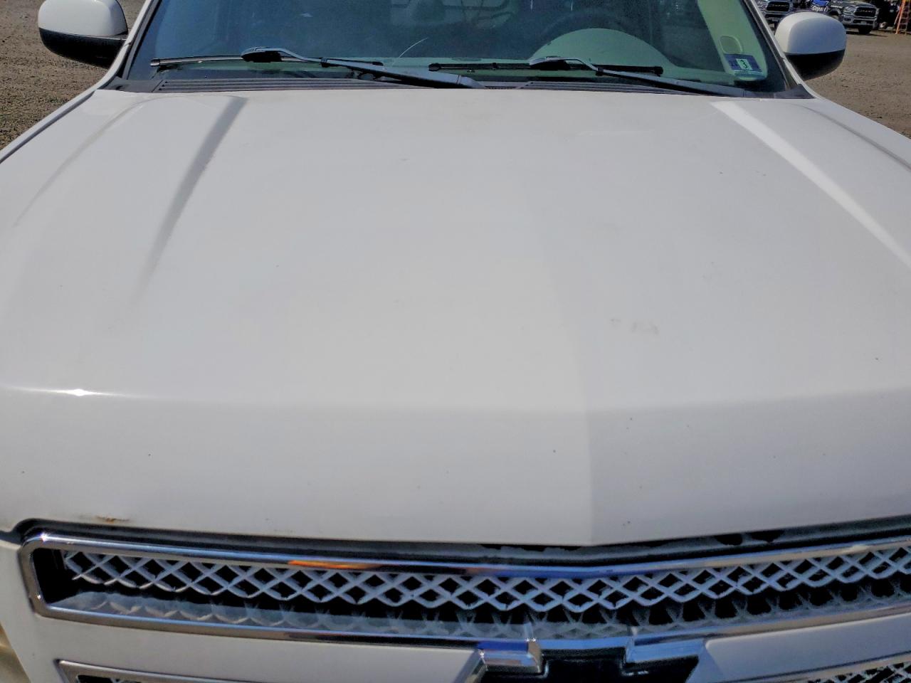 2010 Chevrolet Tahoe K1500 Lt White vin: 1GNUKBE00AR261956