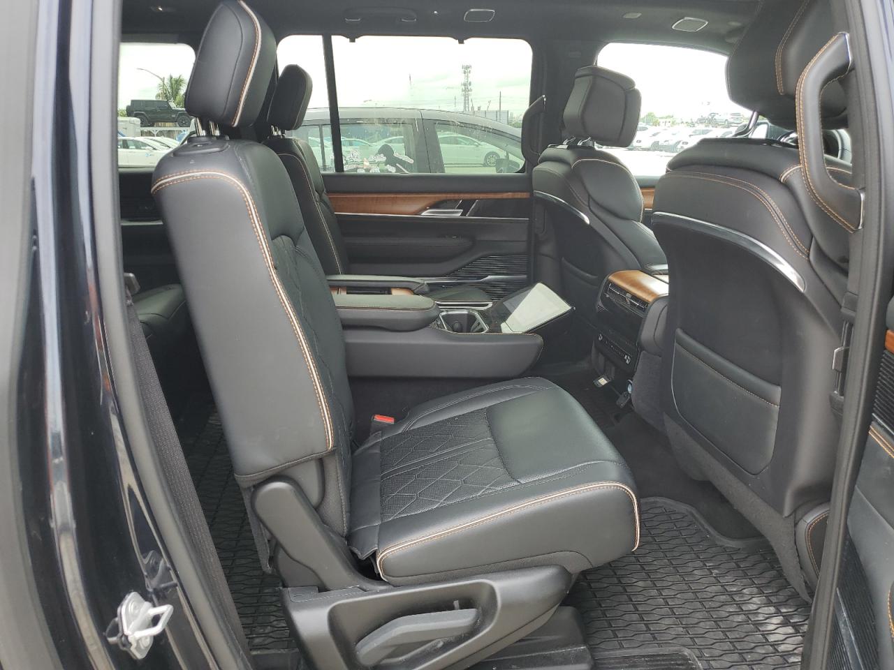 2024 Jeep Grand Wagoneer L Series Iii   Black vin: 1C4SJSGP1RS183821