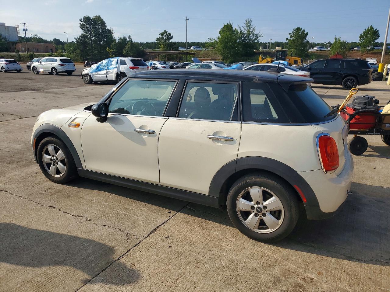 2015 Mini Cooper White vin: WMWXS5C5XFT837582