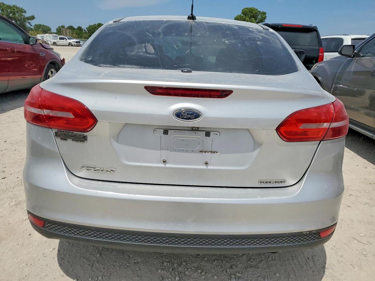 2015 Ford Focus S Silver vin: 1FADP3E27FL275015
