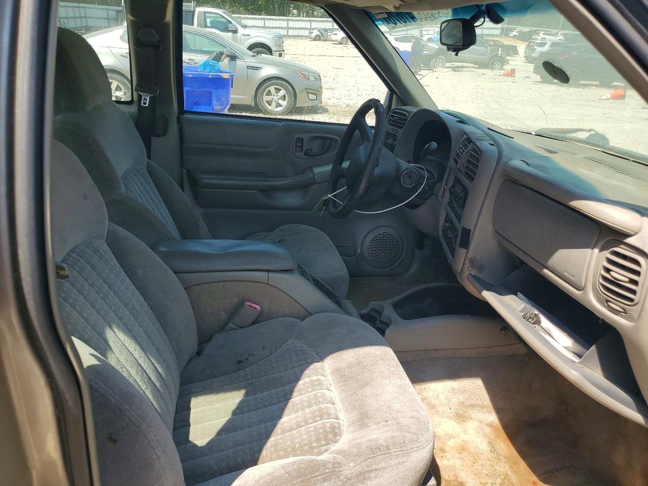 2001 Chevrolet S Truck S10 Beige vin: 1GCCS19W418145288