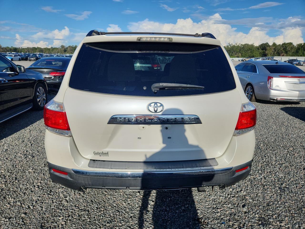 2012 Toyota Highlander Base White vin: 5TDZA3EH5CS022999