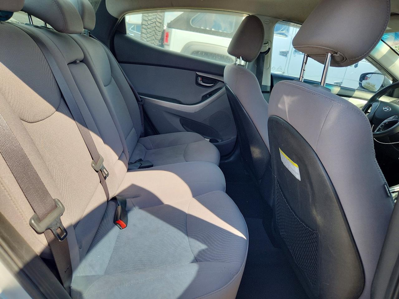 2014 Hyundai Elantra Se Silver vin: 5NPDH4AE4EH489668