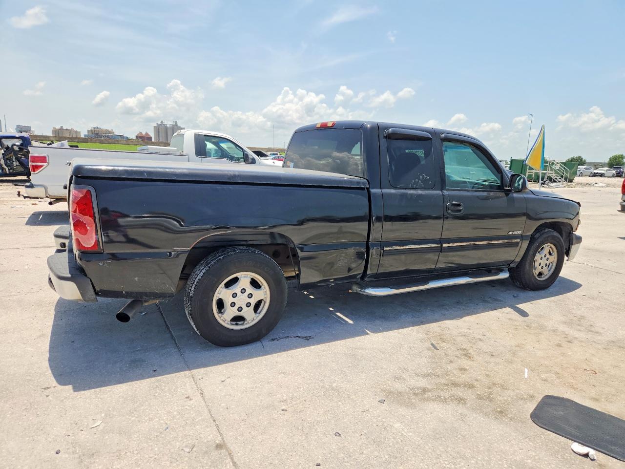 2002 Chevrolet Silverado C1500 Black vin: 2GCEC19T221397721