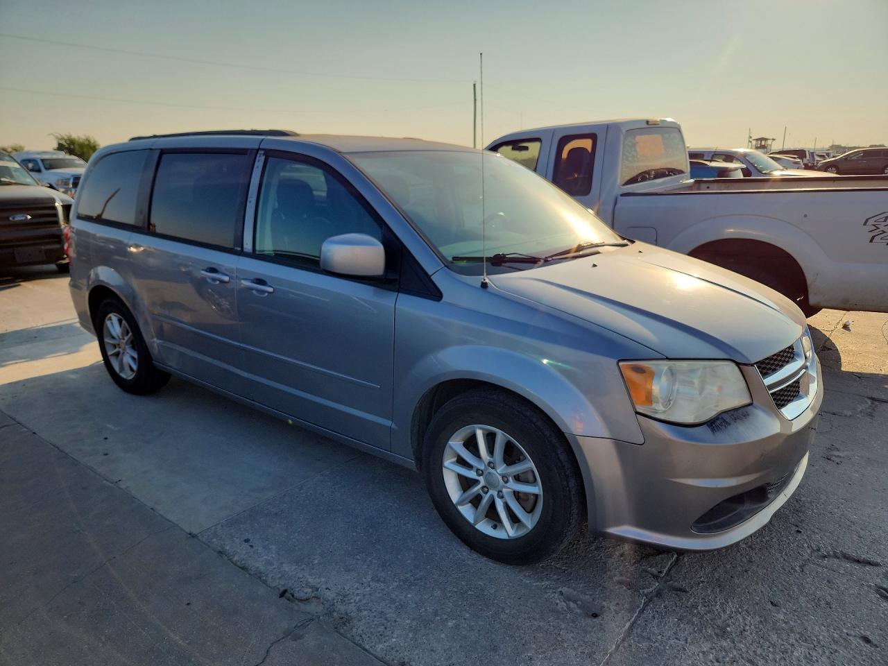 2014 Dodge Grand Caravan Sxt Gray vin: 2C4RDGCGXER128899