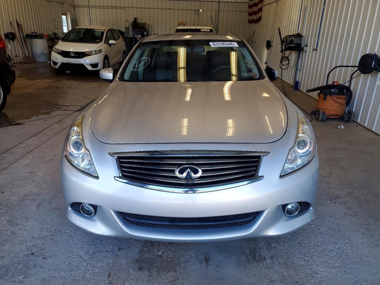 2015 Infiniti Q40 Base Silver vin: JN1CV6AR9FM523049