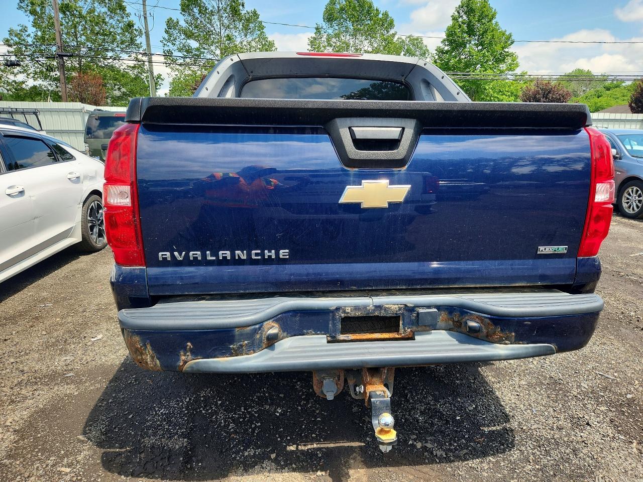 2010 Chevrolet Avalanche Ls Blue vin: 3GNVKEE02AG248826