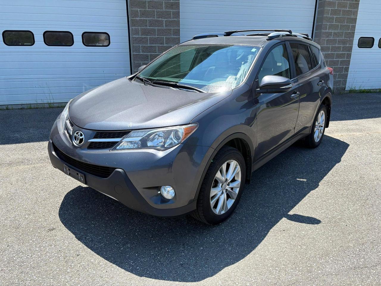2015 Toyota Rav4 Limited Gray vin: JTMDFREV7FD117097