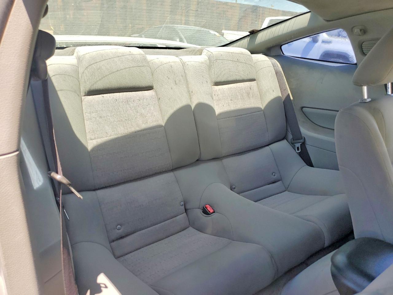 2005 Ford Mustang Silver vin: 1ZVFT80N255210781