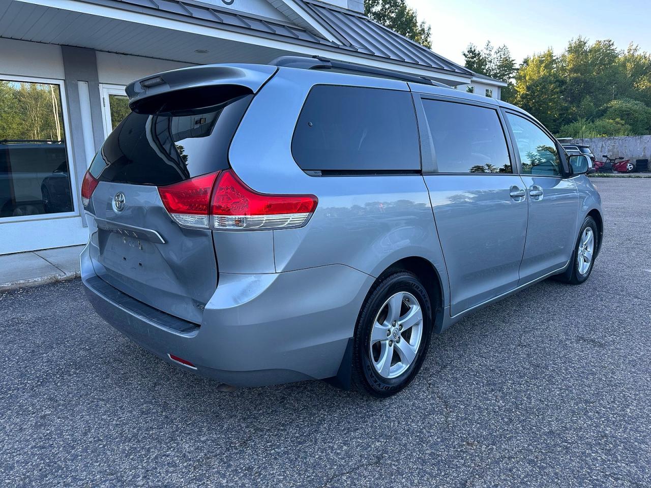 2014 Toyota Sienna Le Silver vin: 5TDKK3DCXES478665
