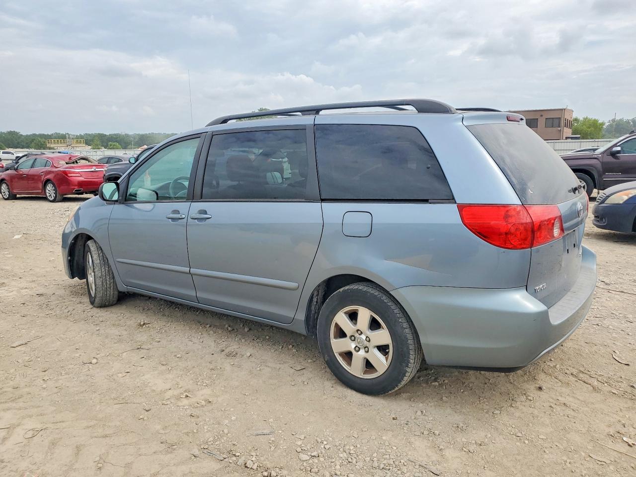 2010 Toyota Sienna Le 8-passenger Синий vin: 5TDKK4CC0AS305044