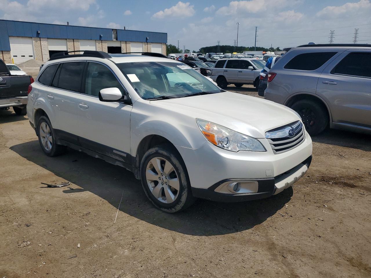 2012 Subaru Outback 2.5i Limited White vin: 4S4BRCKC5C3285977