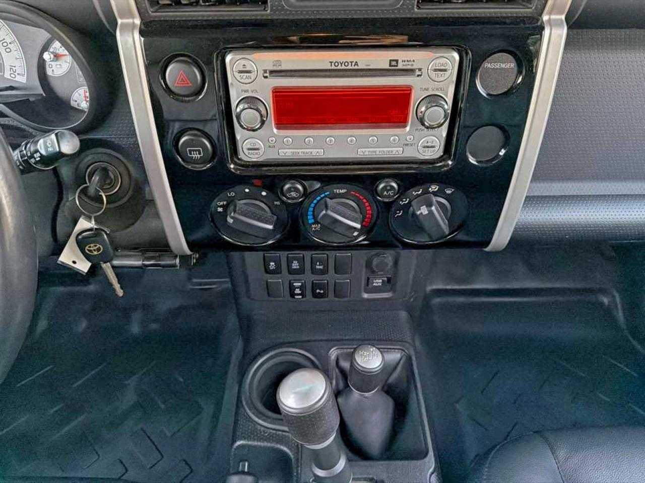 2013 Toyota Fj Cruiser Black vin: JTEBU4BF5DK159804