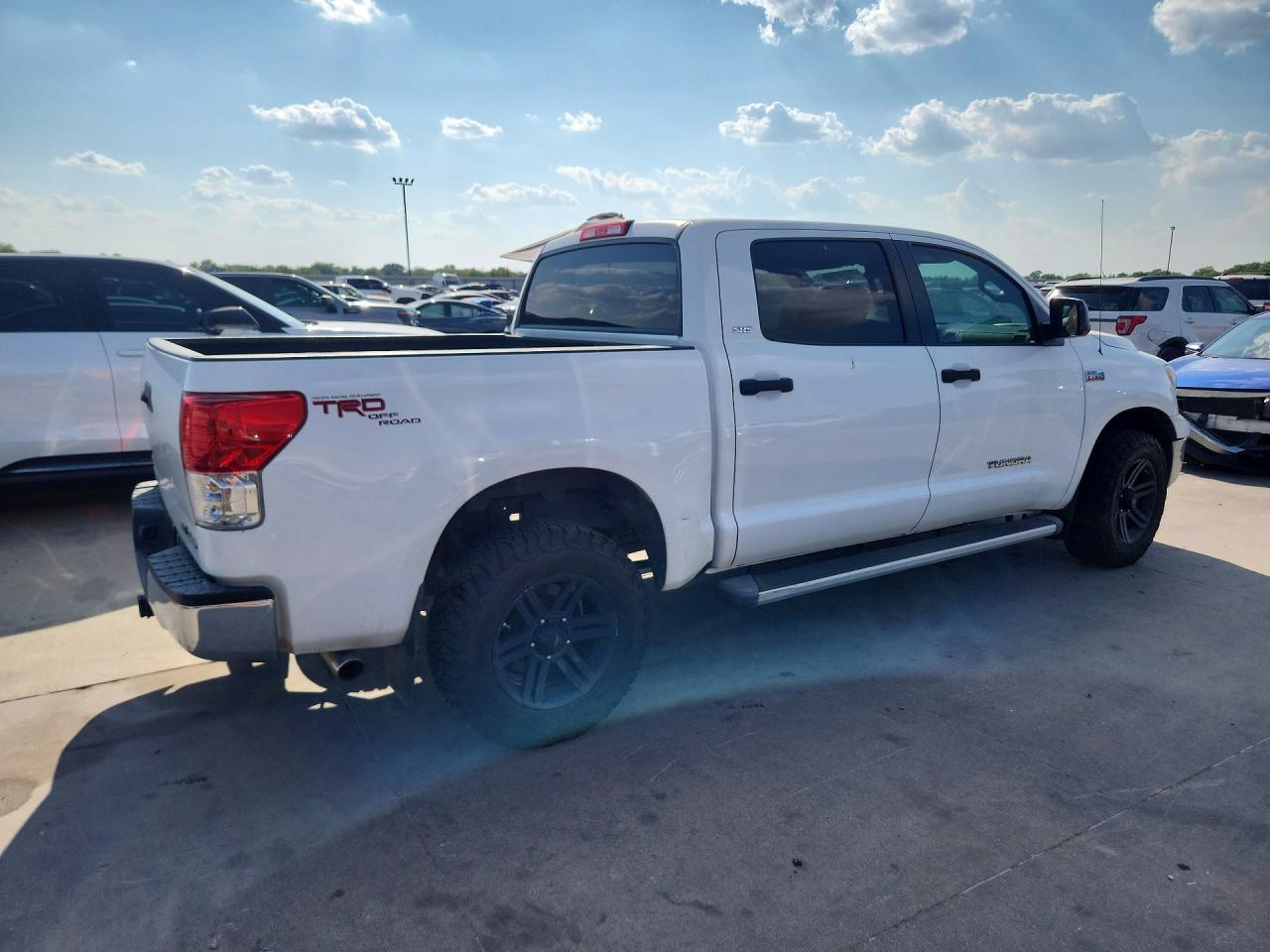 2012 Toyota Tundra Crewmax Sr5 Белый vin: 5TFDW5F17CX266690