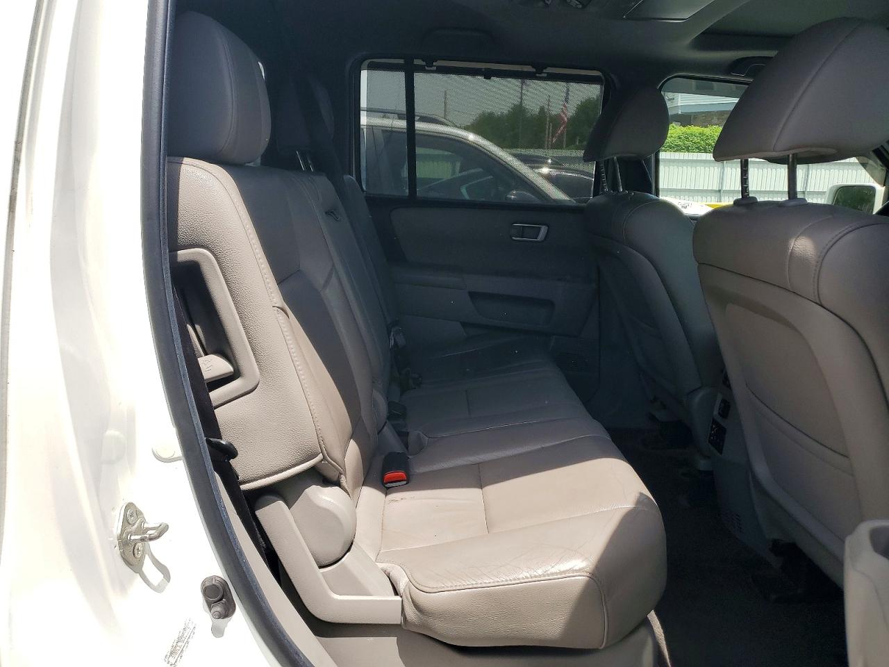 2012 Honda Pilot Touring White vin: 5FNYF4H95CB018155